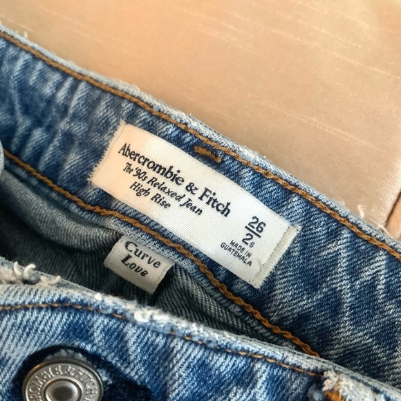 Abercrombie 90s Distressed Relaxed High Rise Jeans - Picture 4 of 11